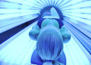 Melanoma Strikes Earlier If Indoor Tanning Begins in Teens: Study Findings support ban on tanning beds, researcher says