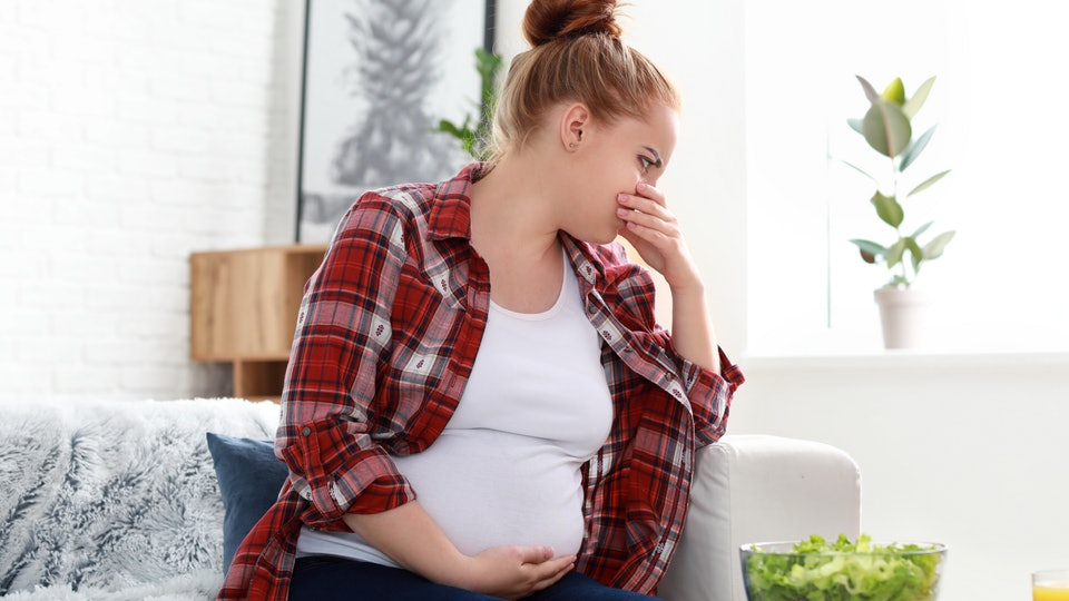 Pregnancy Nausea? Here’s What To Eat